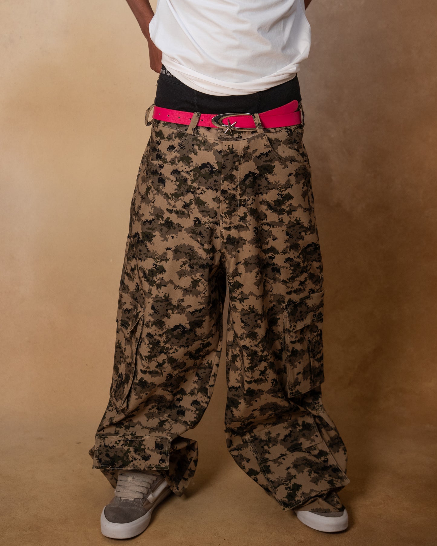CARGO PANTS-DIGI CAMO (BEIGE)