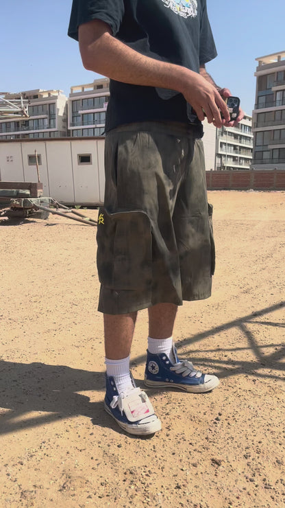Dirty cargo short
